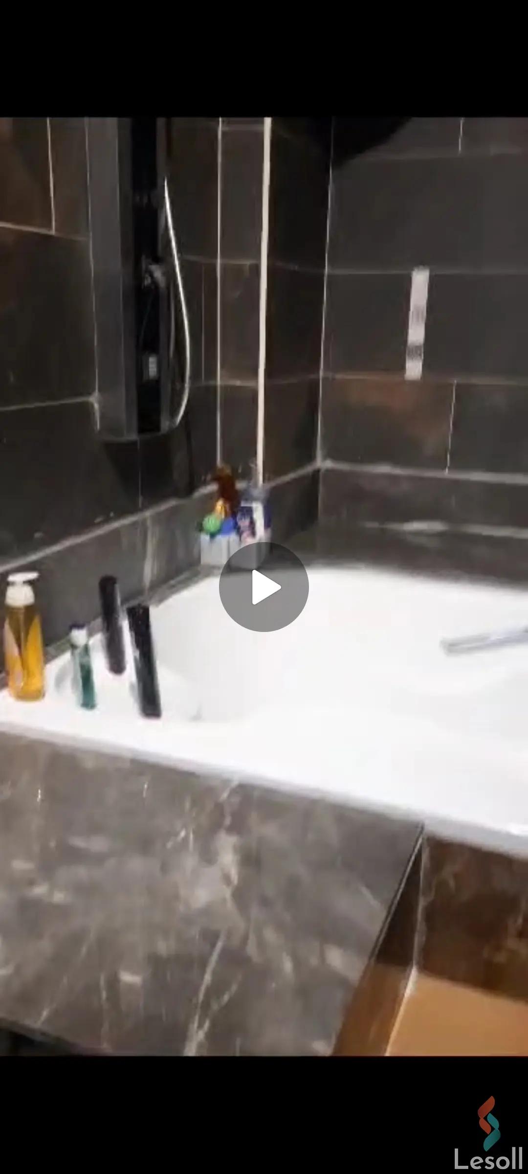 شقة للبيع بمساحة 600 متر و 5 غرف في التجمع الخامس القاهرة - صورة 2