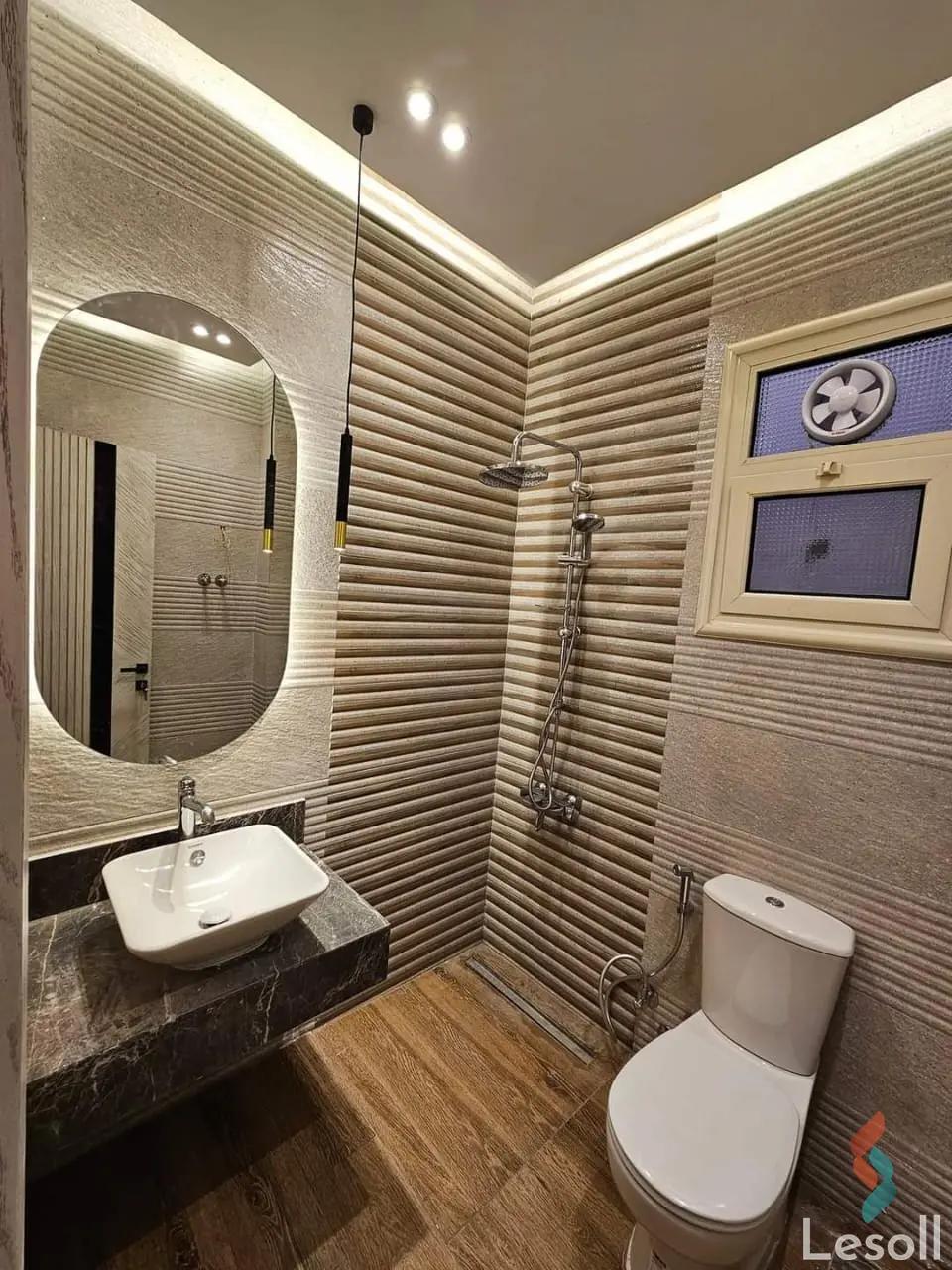 شقة للبيع بمساحة 250 متر و 3 غرف في التجمع الخامس القاهرة - صورة 2