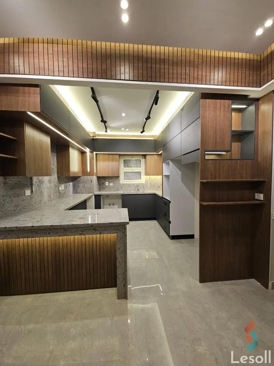 شقة للبيع بمساحة 250 متر و 3 غرف في التجمع الخامس القاهرة - صورة 4