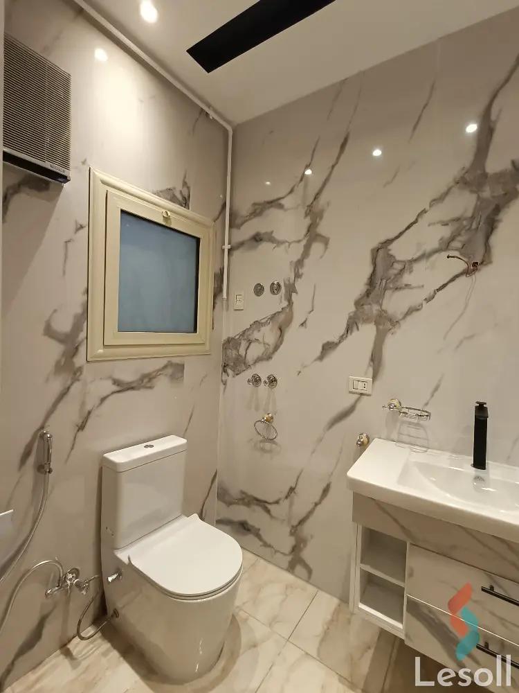 شقة للبيع بمساحة 220 متر و 3 غرف في التجمع الخامس القاهرة - صورة 4