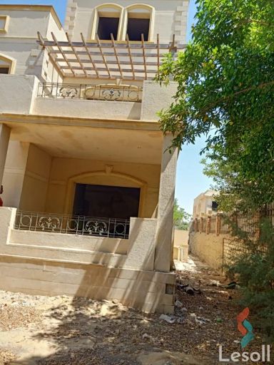 فيلا للبيع بمساحة 433 متر و 5 غرف في التجمع الاول القاهرة