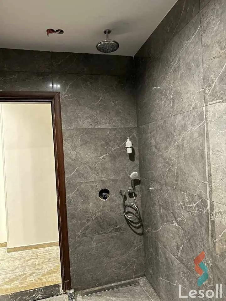 شقة للايجار الشهري بمساحة 150 متر و 3 غرف في التجمع الخامس القاهرة - صورة 3