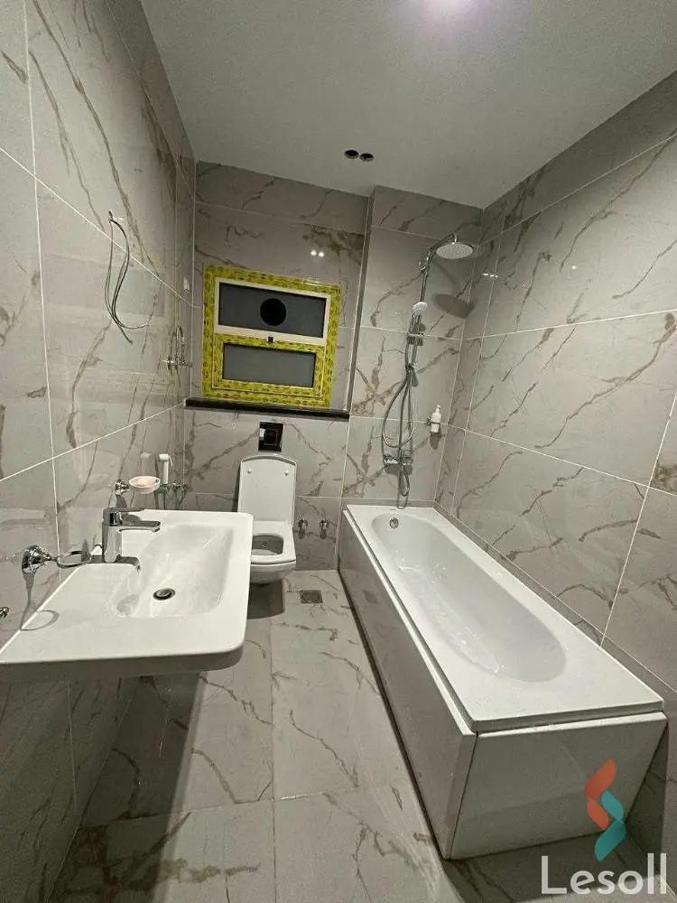 شقة للايجار الشهري بمساحة 150 متر و 3 غرف في التجمع الخامس القاهرة - صورة 2