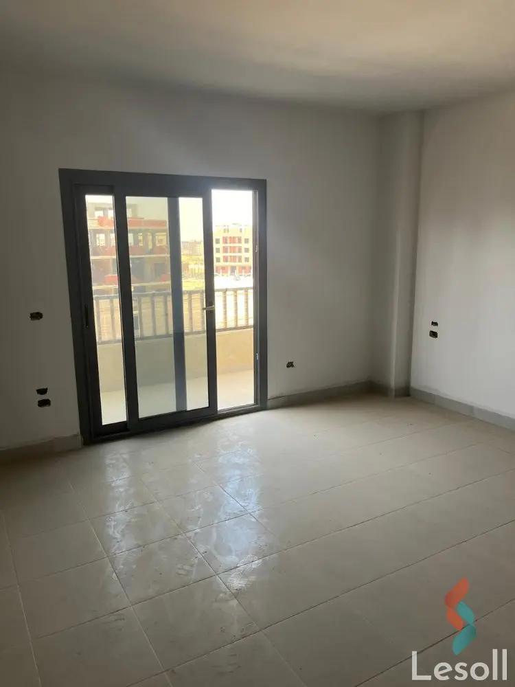 شقة للبيع بمساحة 240 متر و 3 غرف في التجمع الخامس القاهرة - صورة 3