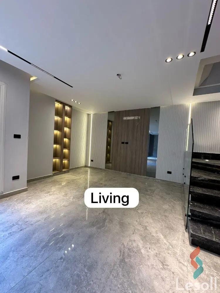 شقة للبيع بمساحة 211 متر و 3 غرف في التجمع الخامس القاهرة - صورة 2