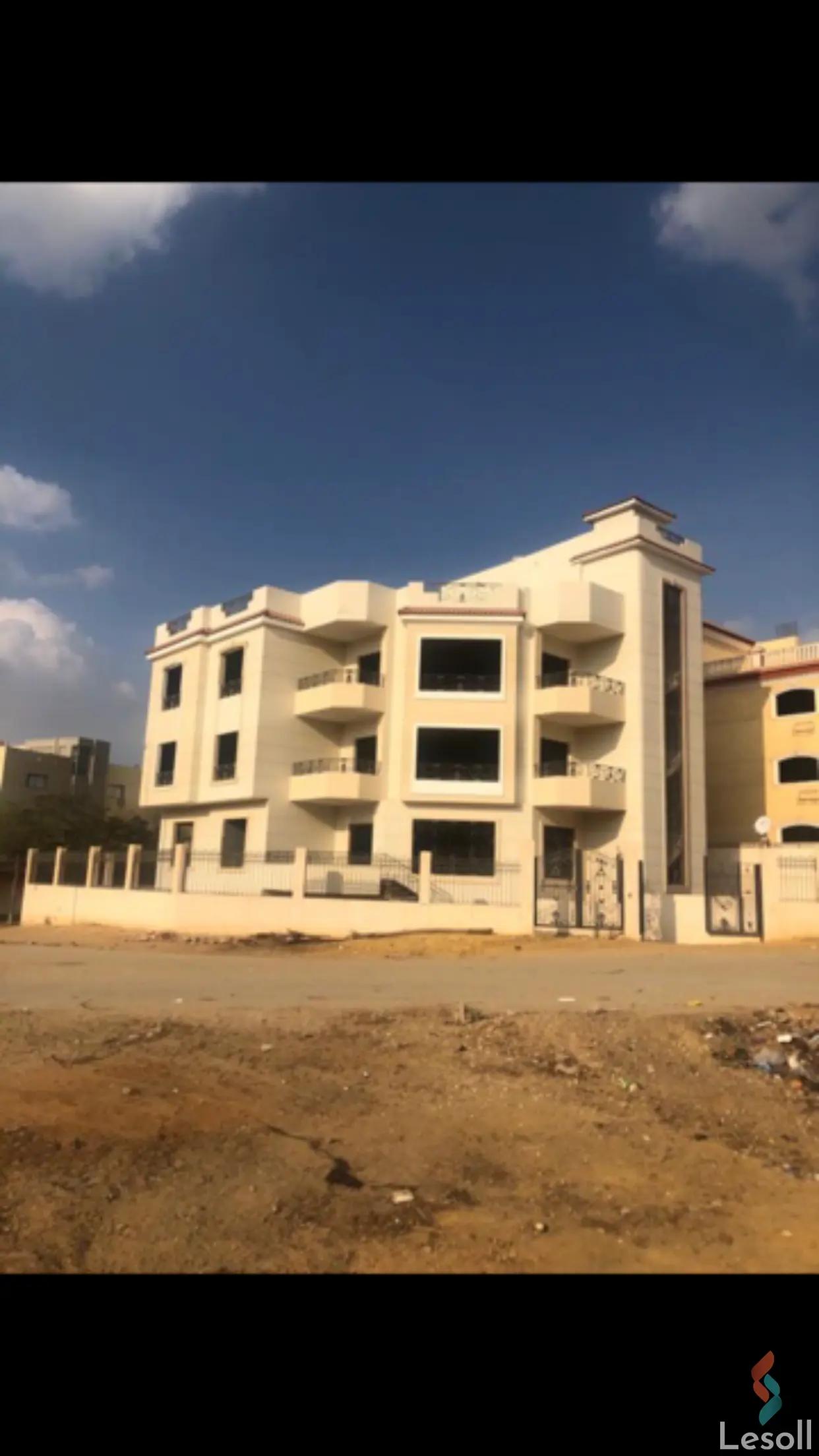 Villa for sale with an data.area 550 meters and 4 data.rooms in October 6 Giza