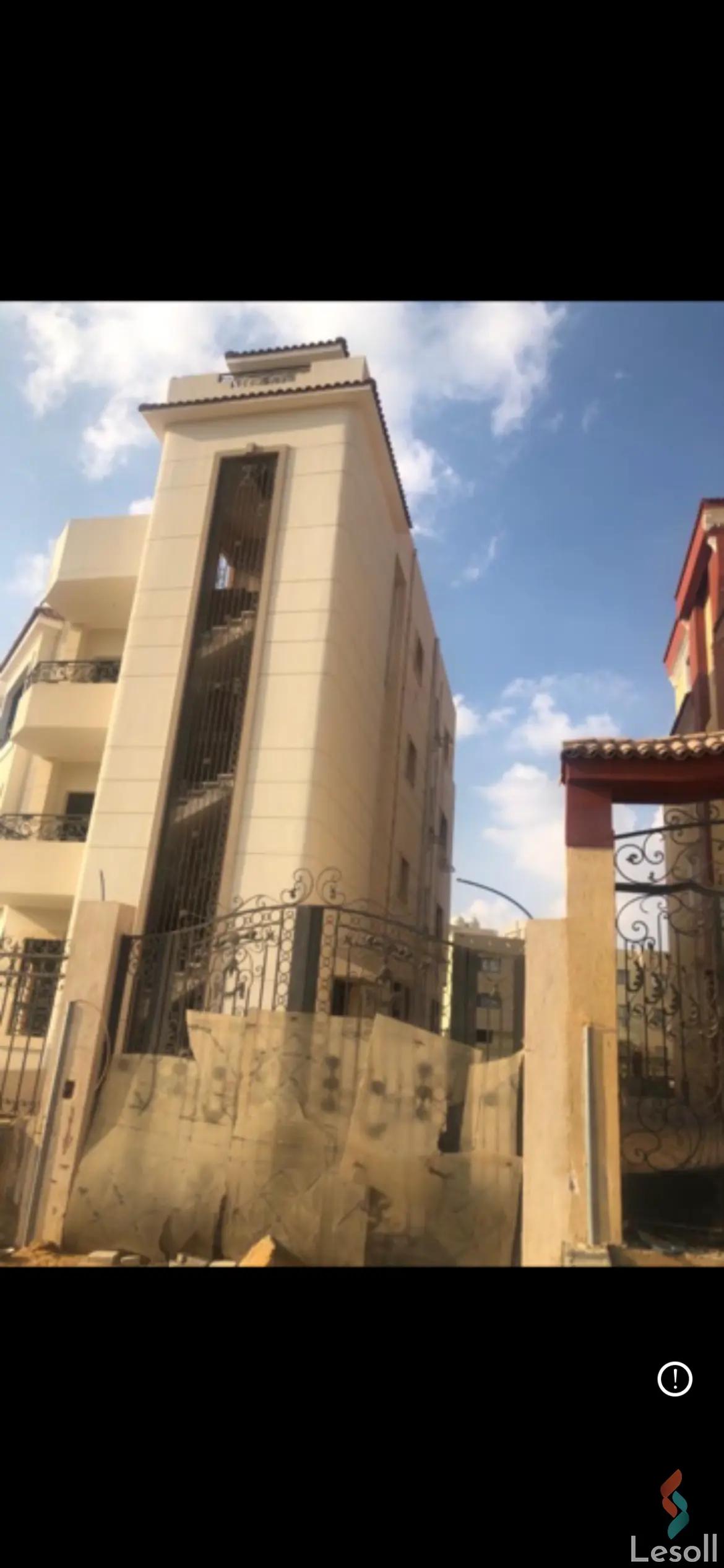 Villa for sale with an data.area 550 meters and 4 data.rooms in October 6 Giza