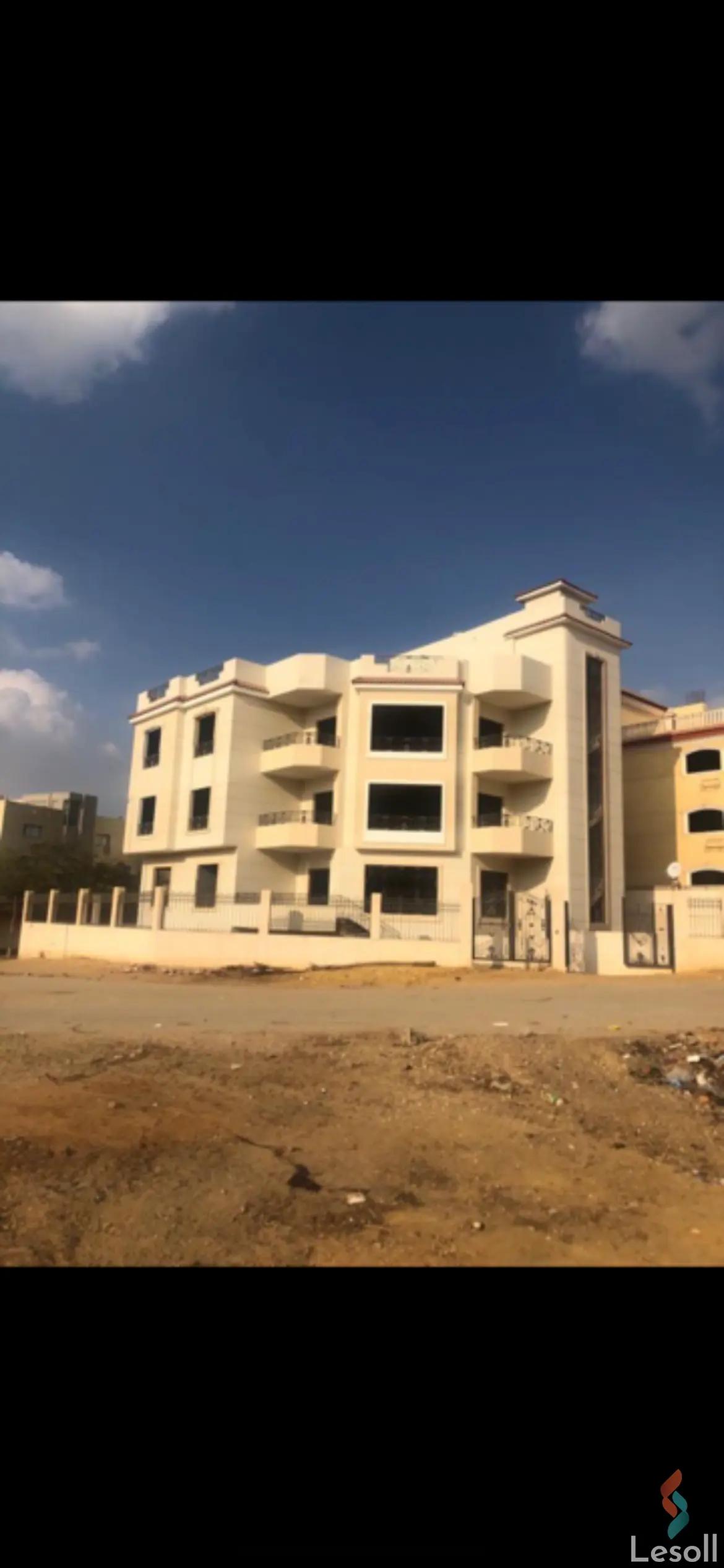 Villa for sale with an data.area 550 meters and 4 data.rooms in October 6 Giza