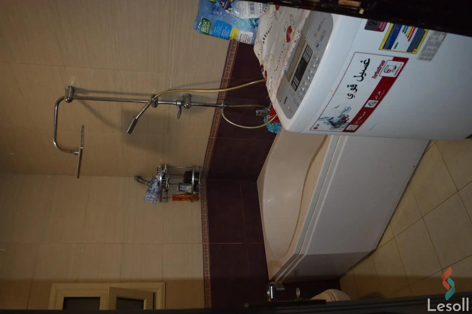 شقة للبيع بمساحة 160 متر و 3 غرف في المقطم القاهرة - صورة 3