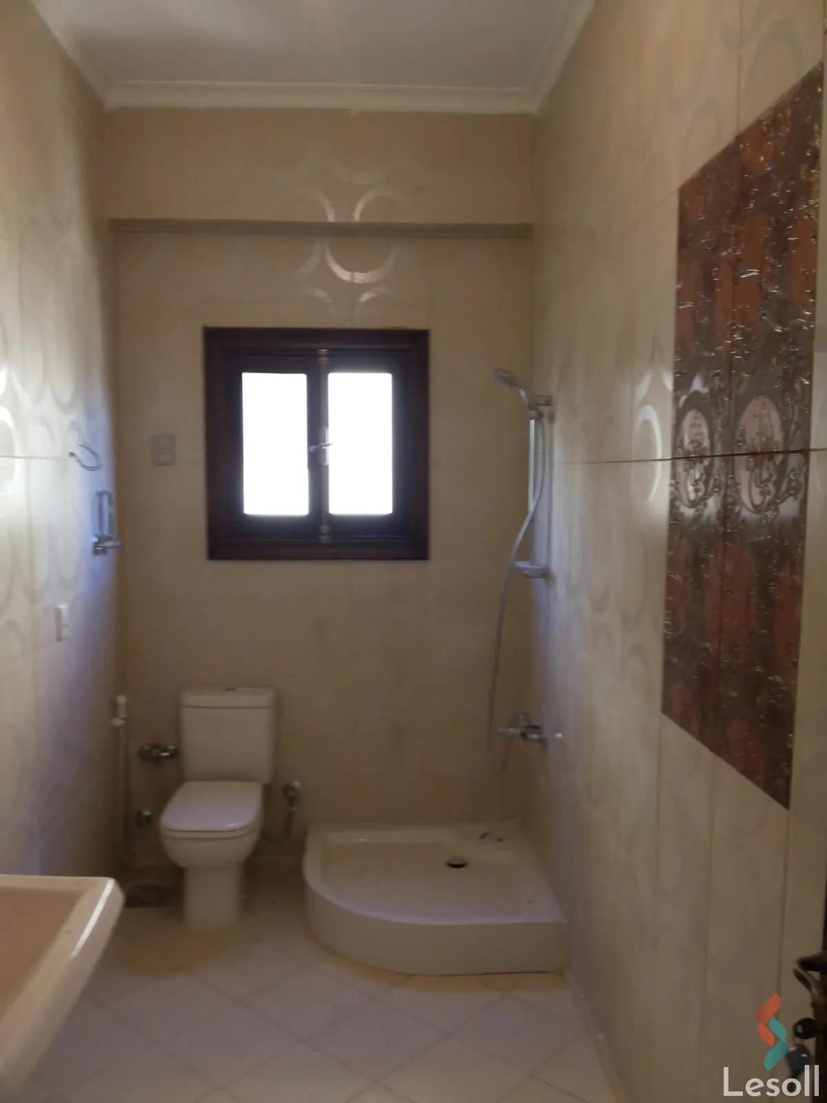 شقة للبيع بمساحة 200 متر و 3 غرف في التجمع الاول القاهرة - صورة 4