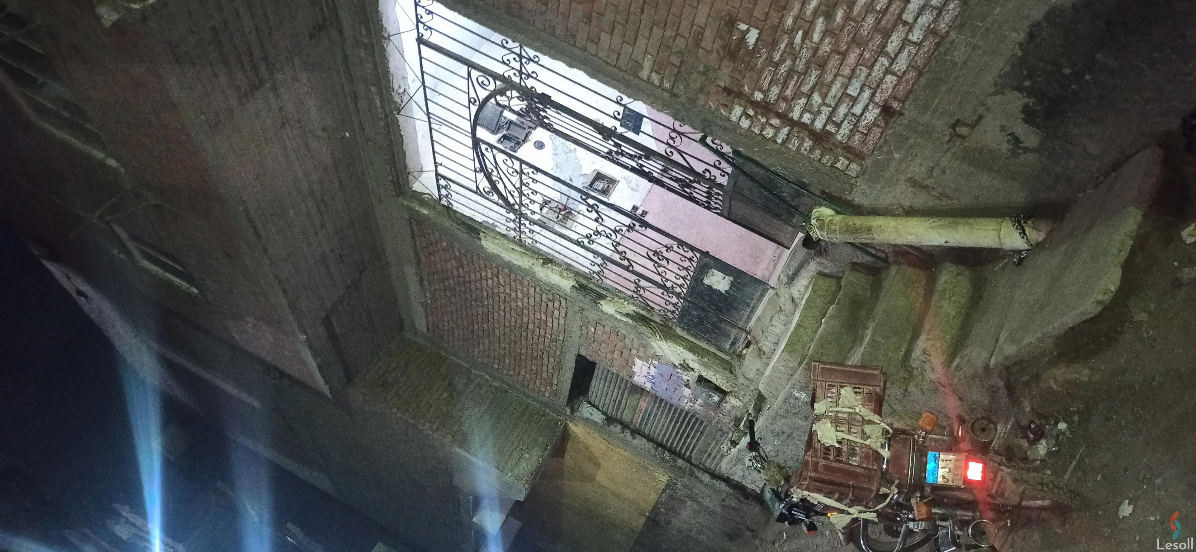 Building for sale with an data.area 130 meters and 2 room in Ezbet el Nakhl Cairo - Image 3