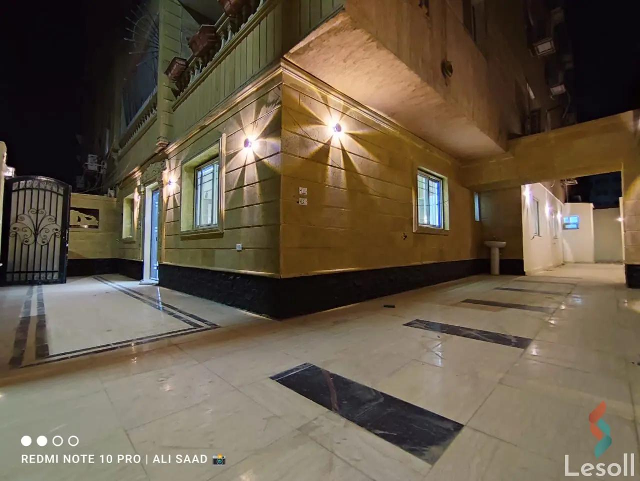 Apartment with garden for sale with an data.area 260 meters and 4 data.rooms in Hadayek Alahram Giza