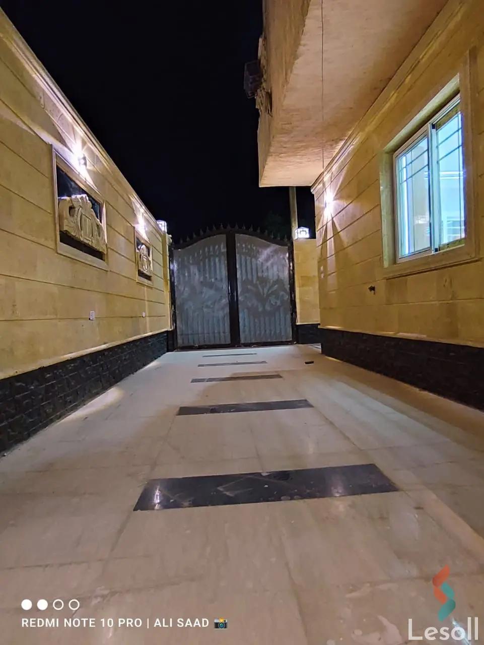 شقة بحديقة للبيع بمساحة 260 متر و 4 غرف في حدائق الأهرام الجيزة - كل الصور