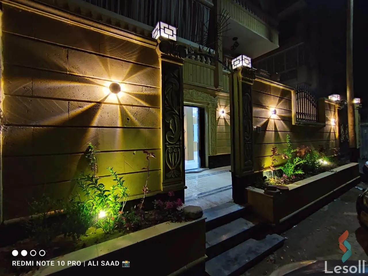 Apartment with garden for sale with an data.area 260 meters and 4 data.rooms in Hadayek Alahram Giza