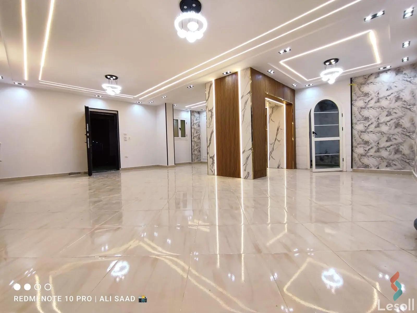 شقة بحديقة للبيع بمساحة 230 متر و 3 غرف في حدائق الأهرام الجيزة - كل الصور