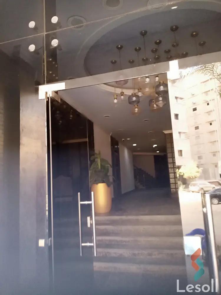 Apartment for sale with an data.area 235 meters and 4 data.rooms in Maadi Cairo - Image 3