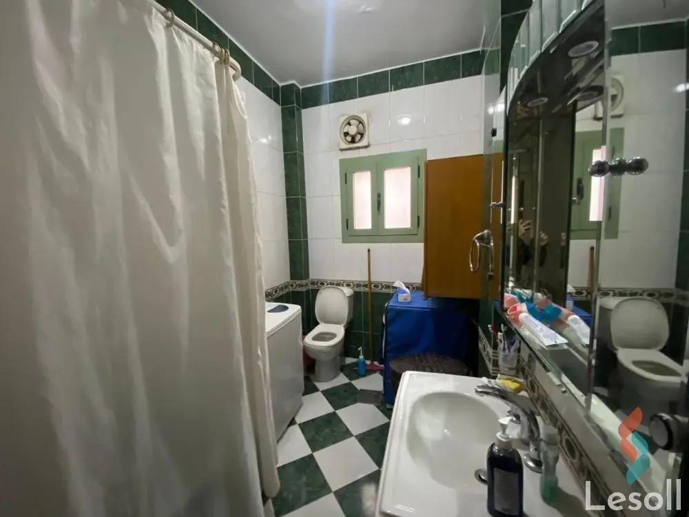 شقة للبيع بمساحة 180 متر و 4 غرف في المهندسين الجيزة - كل الصور