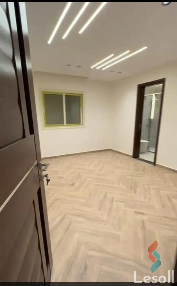 شقة للبيع بمساحة 270 متر و 4 غرف في المهندسين الجيزة - صورة 3