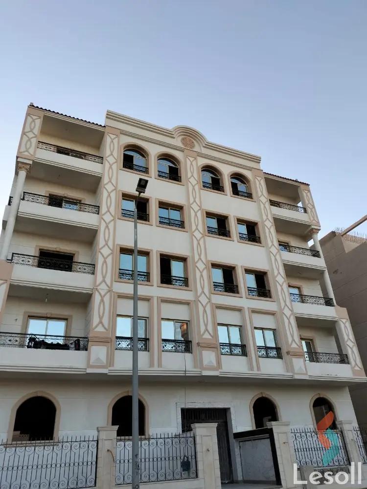 شقة للبيع بمساحة 150 متر و 3 غرف في التجمع الخامس القاهرة - صورة 2