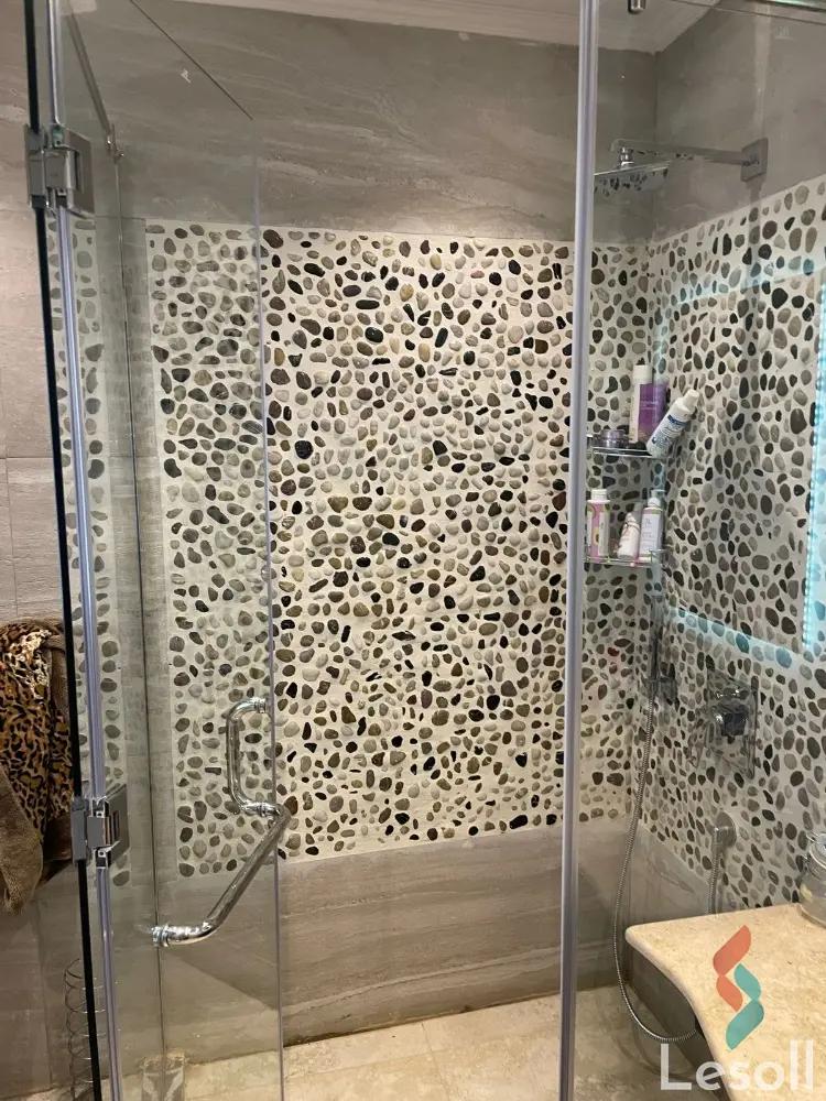 Villa for yearly rent with an data.area 350 meters and 4 rooms in New Cairo Cairo