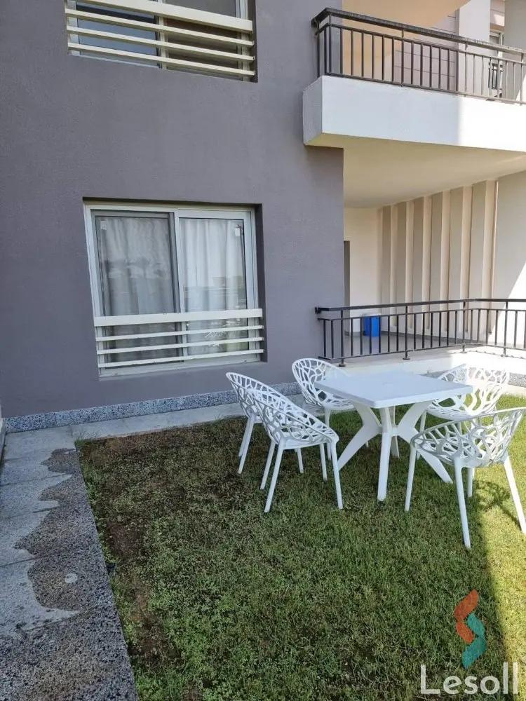 شقة بحديقة للايجار الشهري بمساحة 335 متر و 3 غرف في التجمع الخامس القاهرة