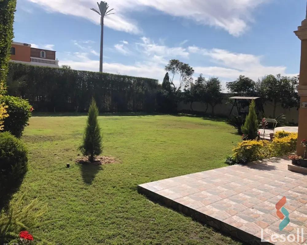 فيلا للبيع بمساحة 850 متر و 4 غرف في مدينة الشروق القاهرة