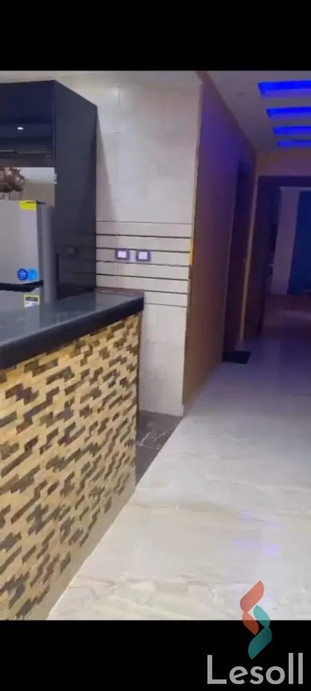 شقة للايجار الشهري بمساحة 200 متر و 3 غرف في المهندسين الجيزة - صورة 2