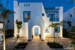 شاليه للبيع فيو بحر بقريه ماونتن فيو الساحل