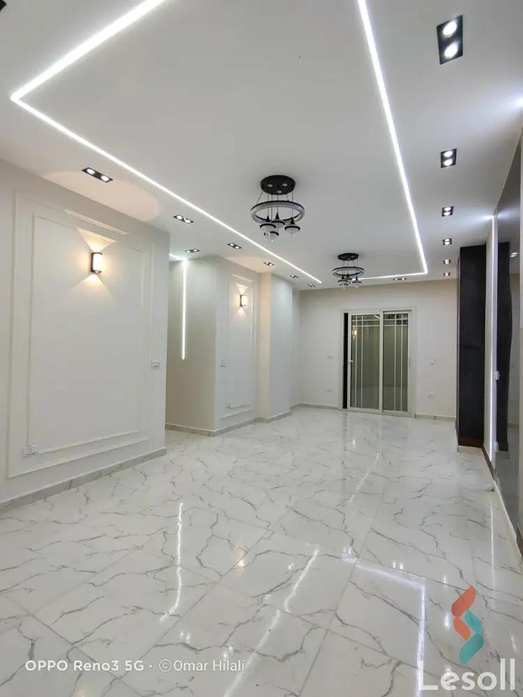 شقة بحديقة للبيع بمساحة 130 متر و 3 غرف في حدائق الأهرام الجيزة