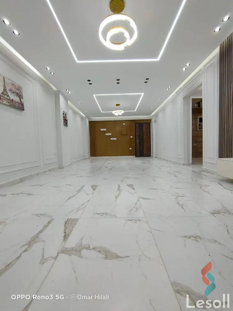 شقة للبيع بمساحة 190 متر و 3 غرف في حدائق الأهرام الجيزة - صورة 2