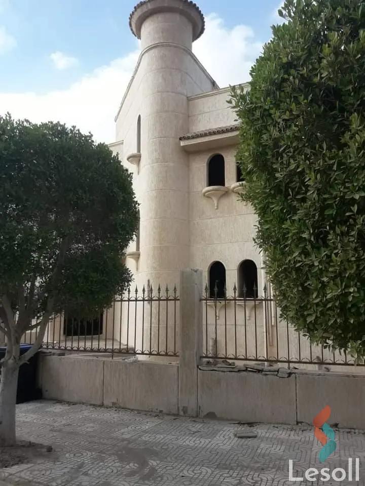 فيلا للبيع بمساحة 603 متر و 6 غرف في مدينة الشروق القاهرة