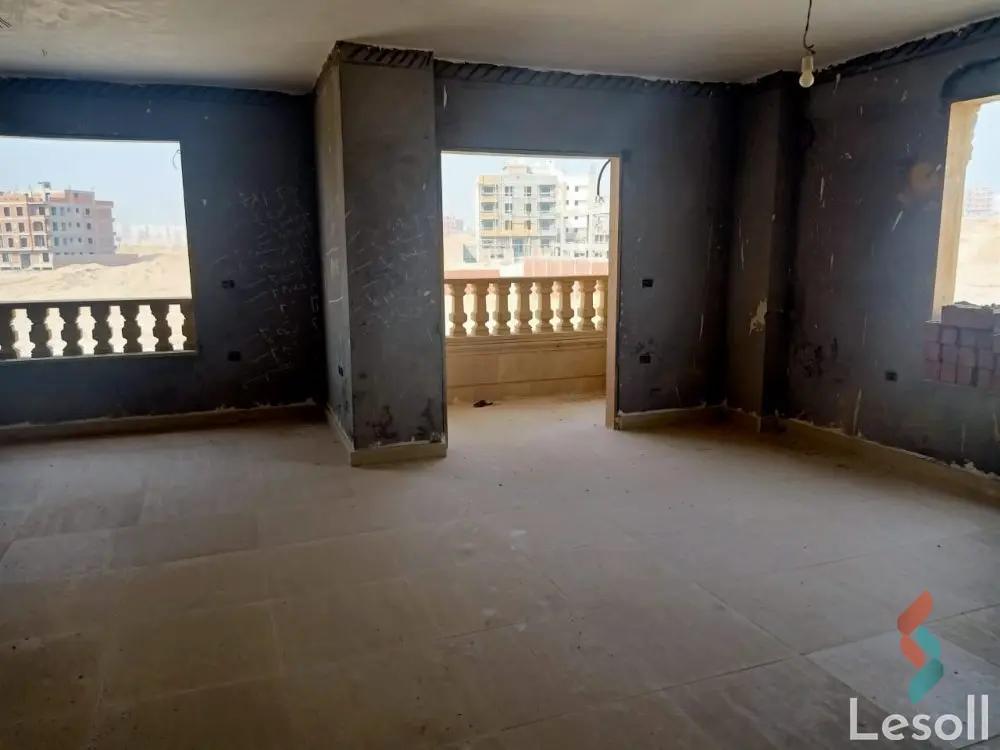 Villa for sale with an data.area 500 meters and 1 room in Obour Qaliubiya - All Images