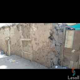 منزل للبيع بالطوب اللبن ايل للسقوط مساحه الارض 262متر