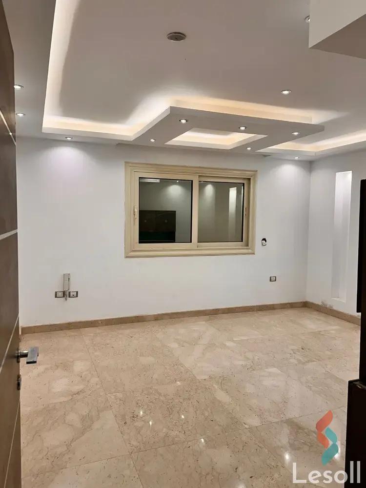 Villa for sale with an data.area 10,000 meters and 8 data.rooms in Cheikh Zayed Giza - Image 4