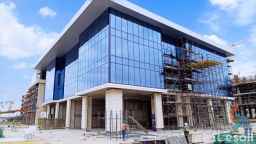 مكتب عقاري للبيع كامل التشطيب أمام الجامعه الامريكيه