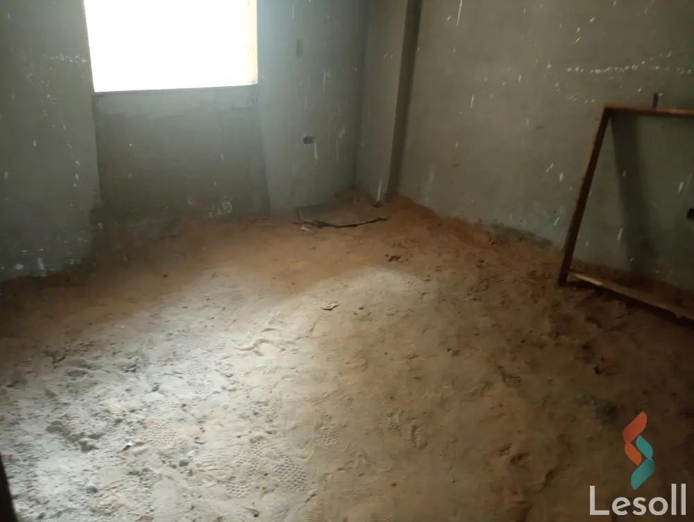 شقة للبيع بمساحة 200 متر و 3 غرف في العبور القليوبية - كل الصور