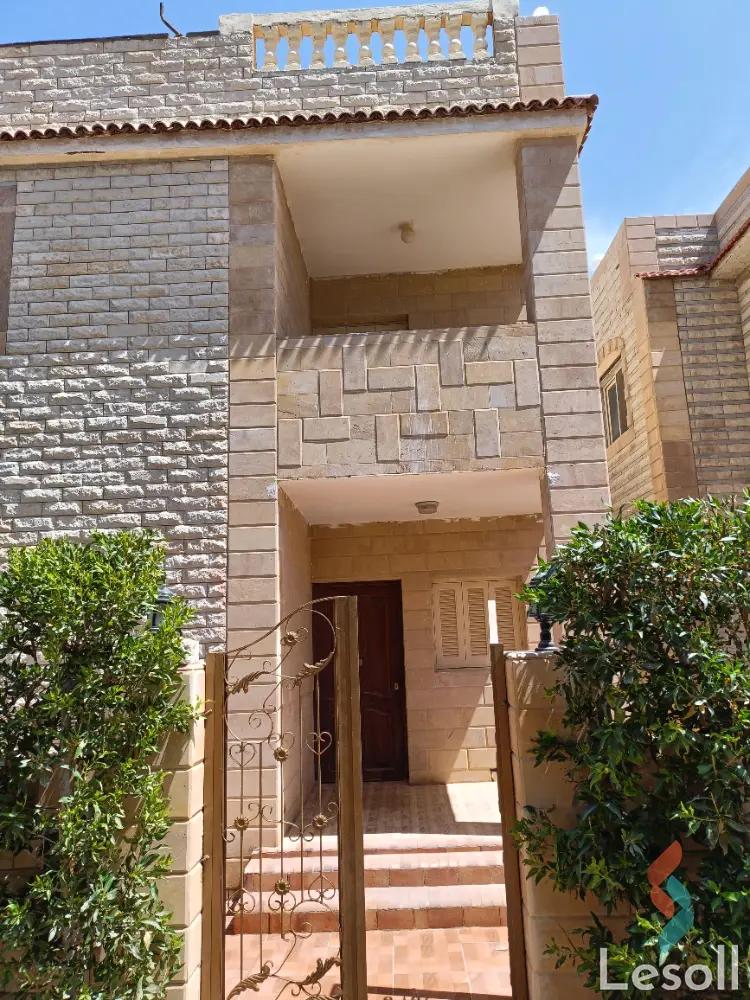 فيلا للبيع بمساحة 220 متر و 5 غرف في الساحل الشمالي الاسكندرية