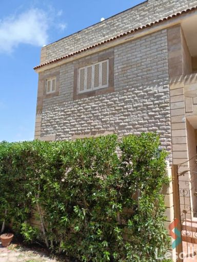 Villa for sale with an data.area 220 meters and 5 data.rooms in North Coast Alexandria