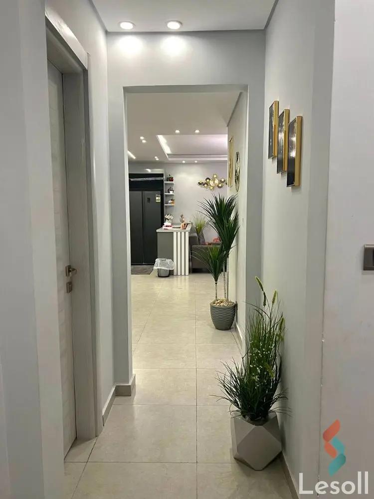 شقة بحديقة للايجار اليومي بمساحة 160 متر و غرفتان في التجمع الخامس القاهرة