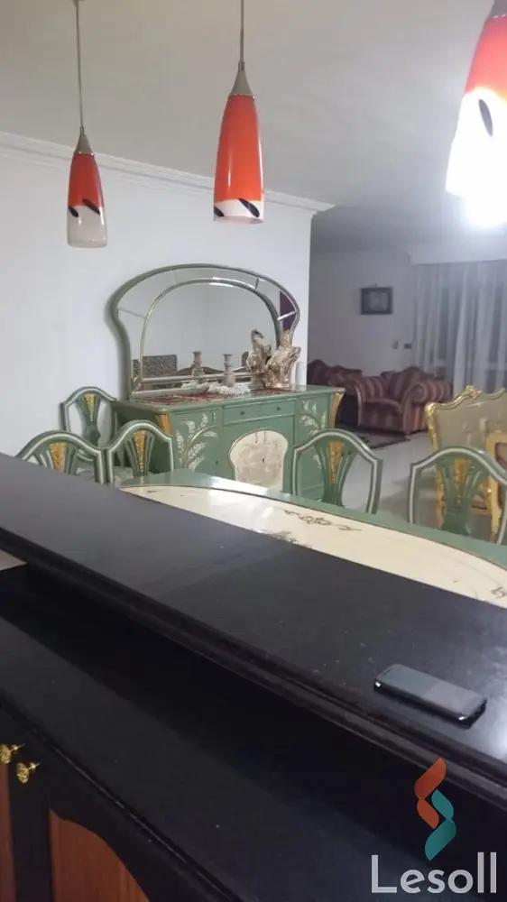 شقة للبيع بمساحة 220 متر و 3 غرف في المهندسين الجيزة - صورة 2