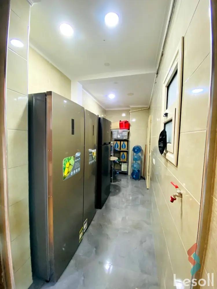 Apartment for sale with an data.area 445 meters and 5 data.rooms in Helwan Cairo