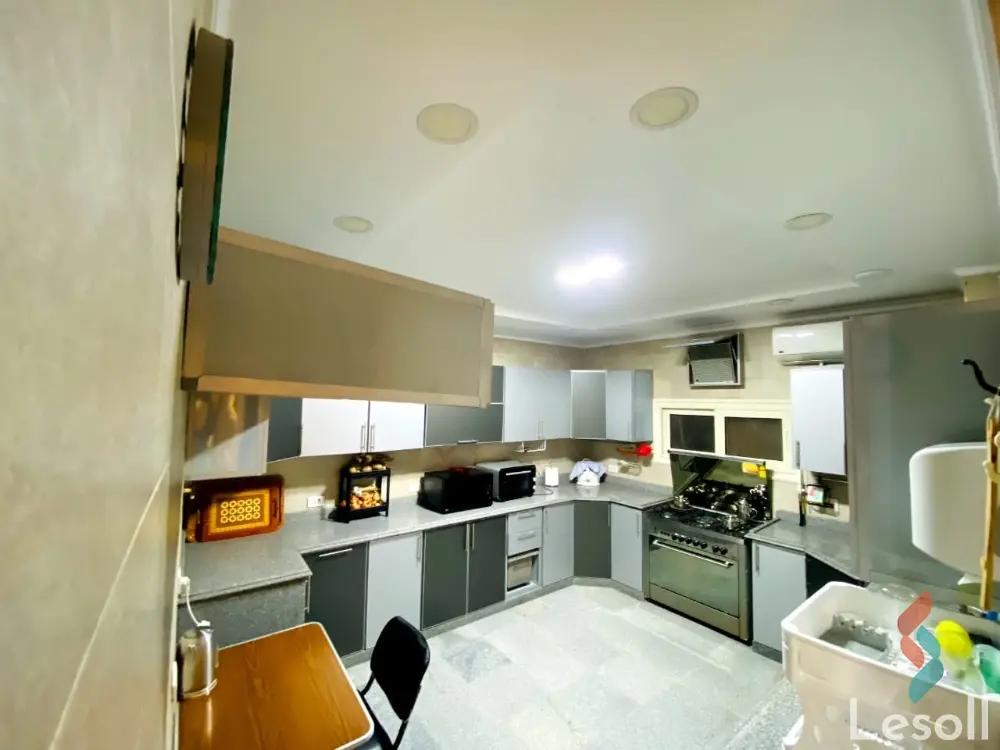 Apartment for sale with an data.area 445 meters and 5 data.rooms in Helwan Cairo