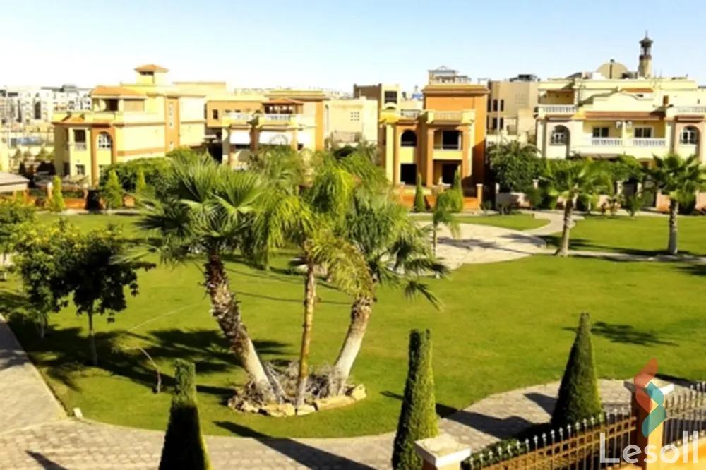 Townhouse for sale with an data.area 600 meters and 4 data.rooms in New Cairo Cairo - All Images