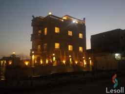 للبيع ڤيلا بحدائق اكتوبر مساحة الارض 150 متر مربع