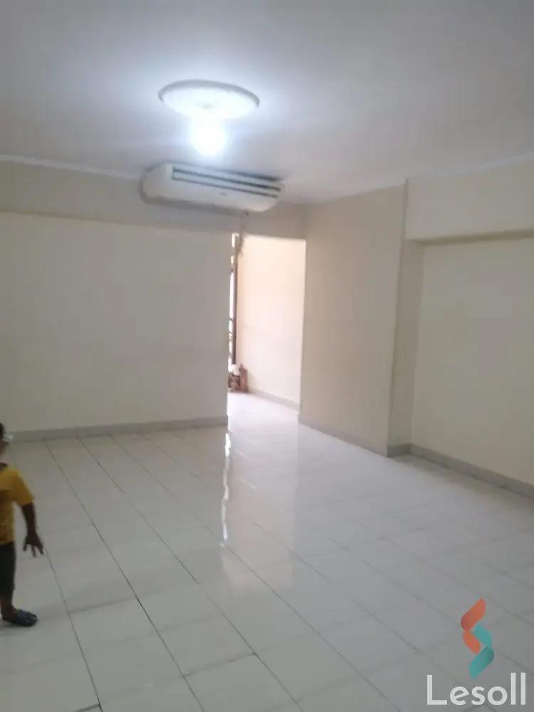 Apartment for monthly rent with an data.area 200 meters and 3 rooms in Nasr City Cairo - Image 4