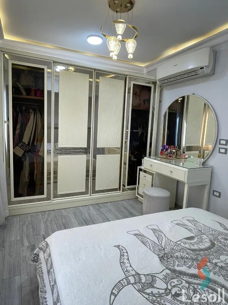 شقة بحديقة للايجار السنوي بمساحة 155 متر و 3 غرف في الشيخ زايد الجيزة