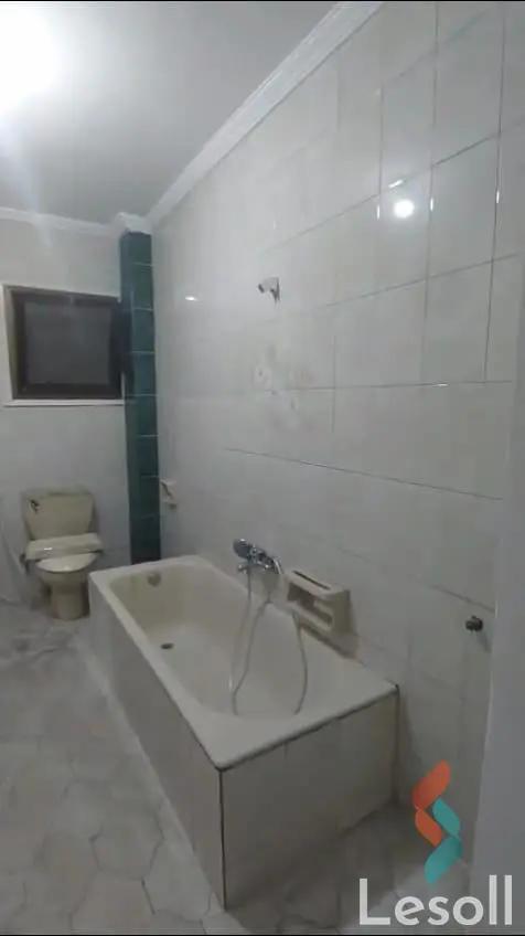 Apartment for sale with an data.area 245 meters and 3 data.rooms in Mohandessin Giza - Image 3