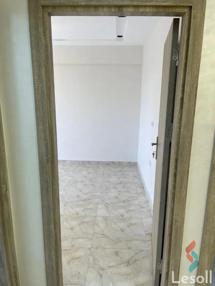 شقة للبيع بمساحة 200 متر و 3 غرف في الدقى الجيزة - صورة 2