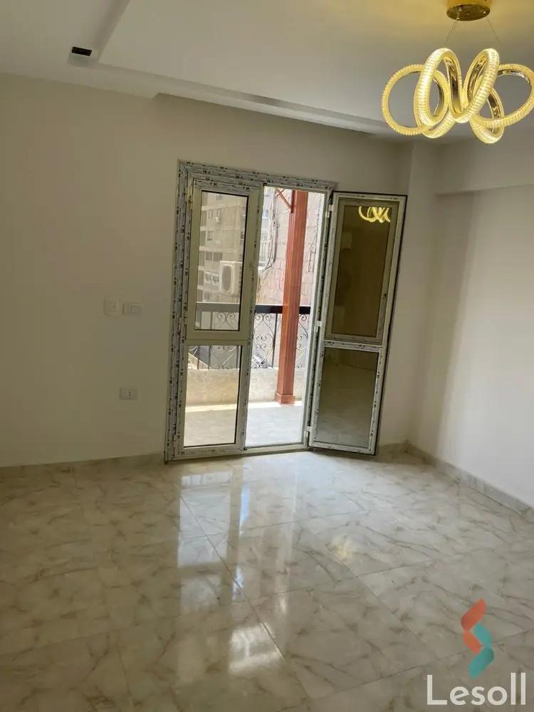 شقة للبيع بمساحة 200 متر و 3 غرف في الدقى الجيزة - صورة 3