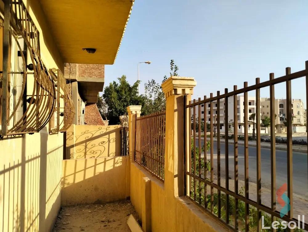 شقة للبيع بمساحة 200 متر و 3 غرف في مدينة الشروق القاهرة - كل الصور